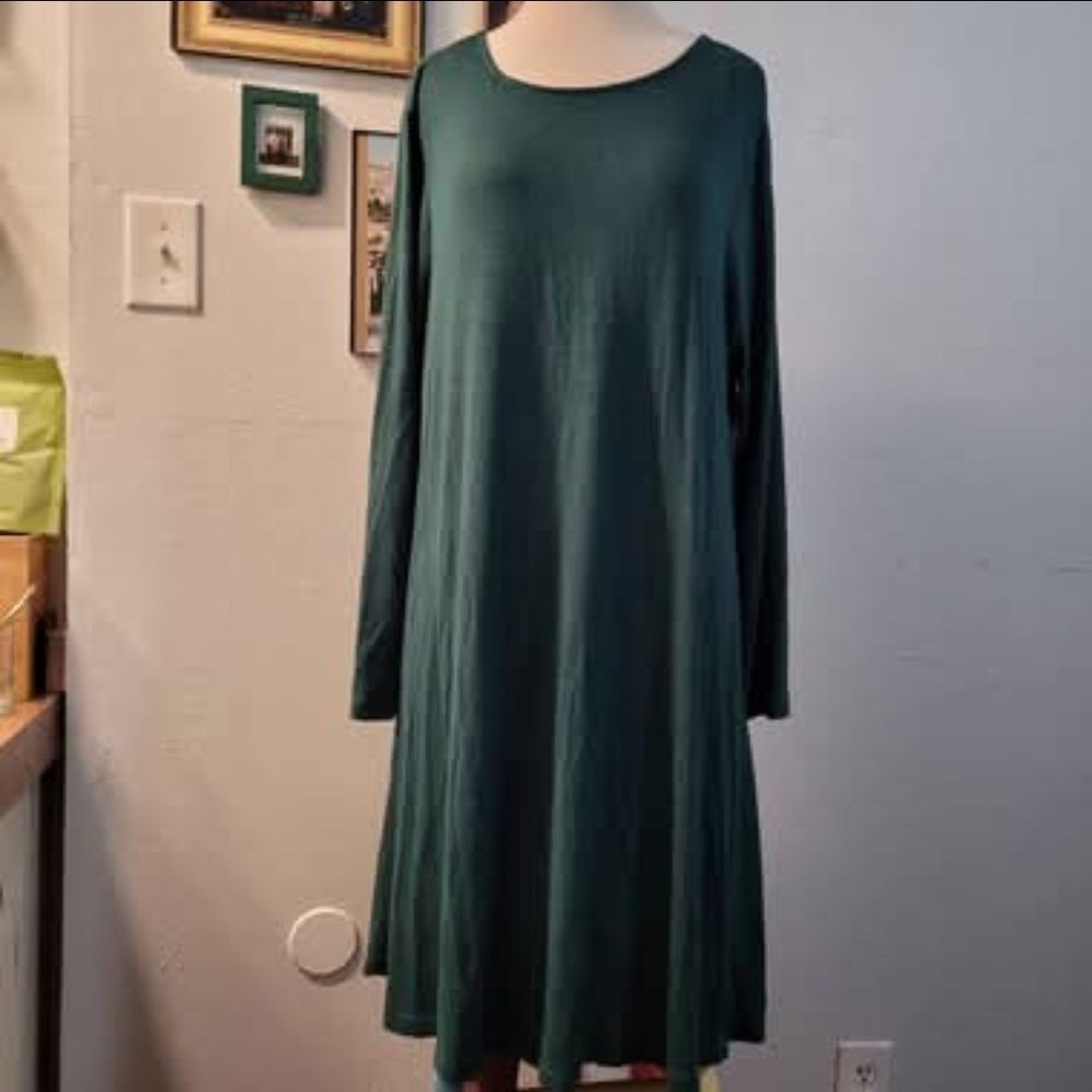 Elegant Forest Green Long Sleeve Dress